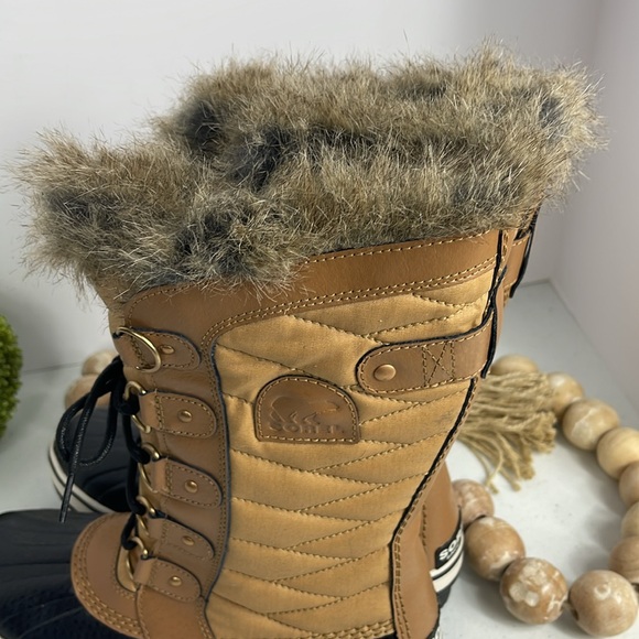 SOREL Tofino II - Women's Waterproof Insulated Winter Boot with Faux Fur Collar - Picture 7 of 14